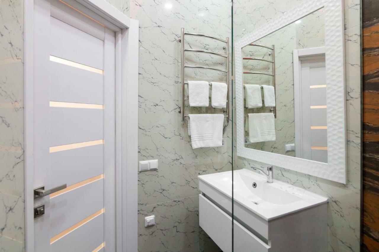Leogrand One-Bedroom Apartments On Tugan-Baranovskogo 24 Liov Exterior foto